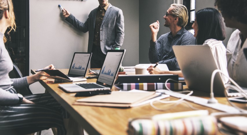 hero-image-people-having-business-meeting
